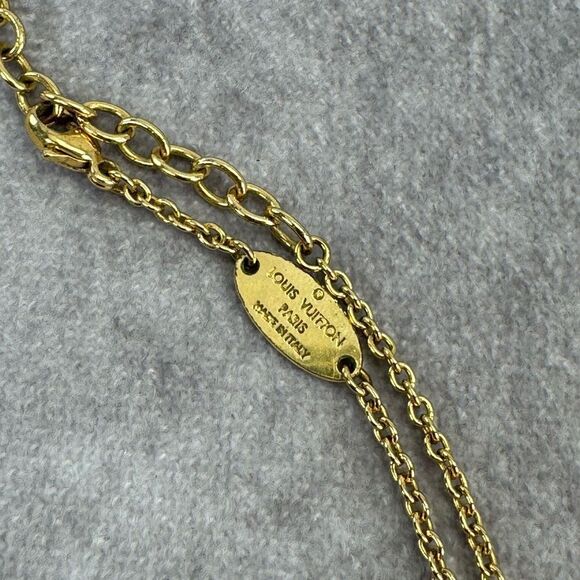 Louis Vuitton V Essentials Goldtone Necklace - Picture 7 of 9